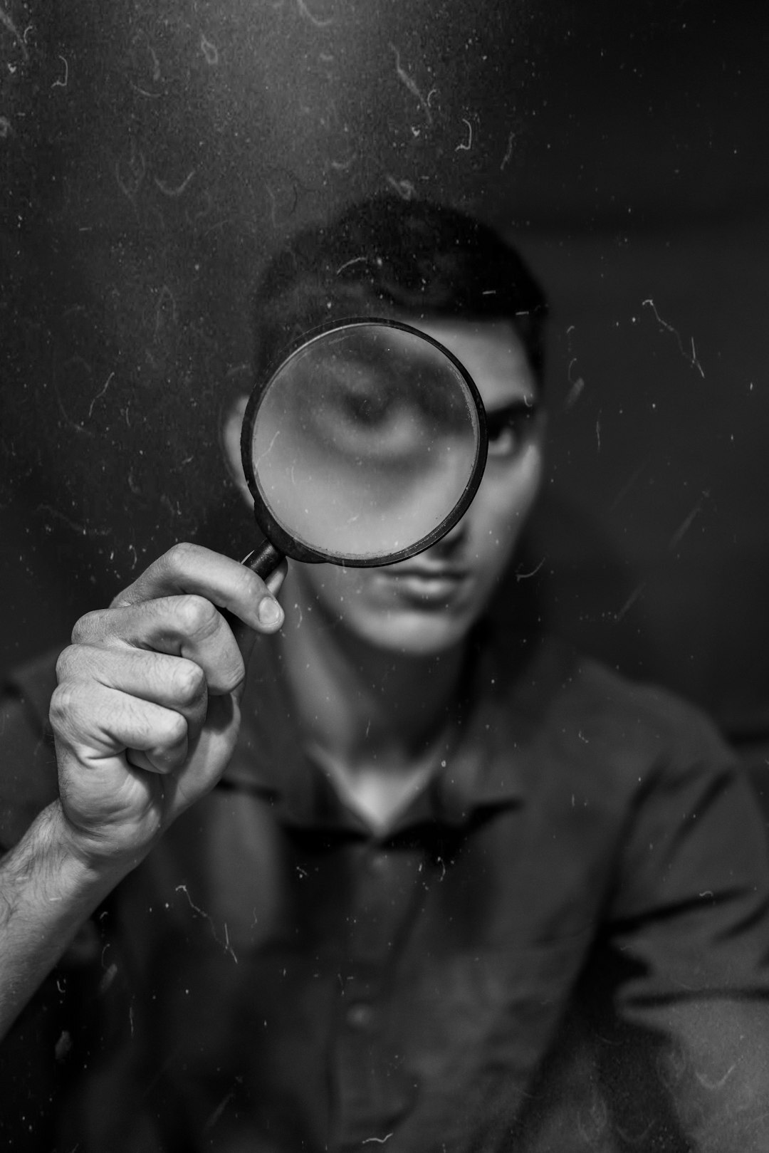 detective solving case
